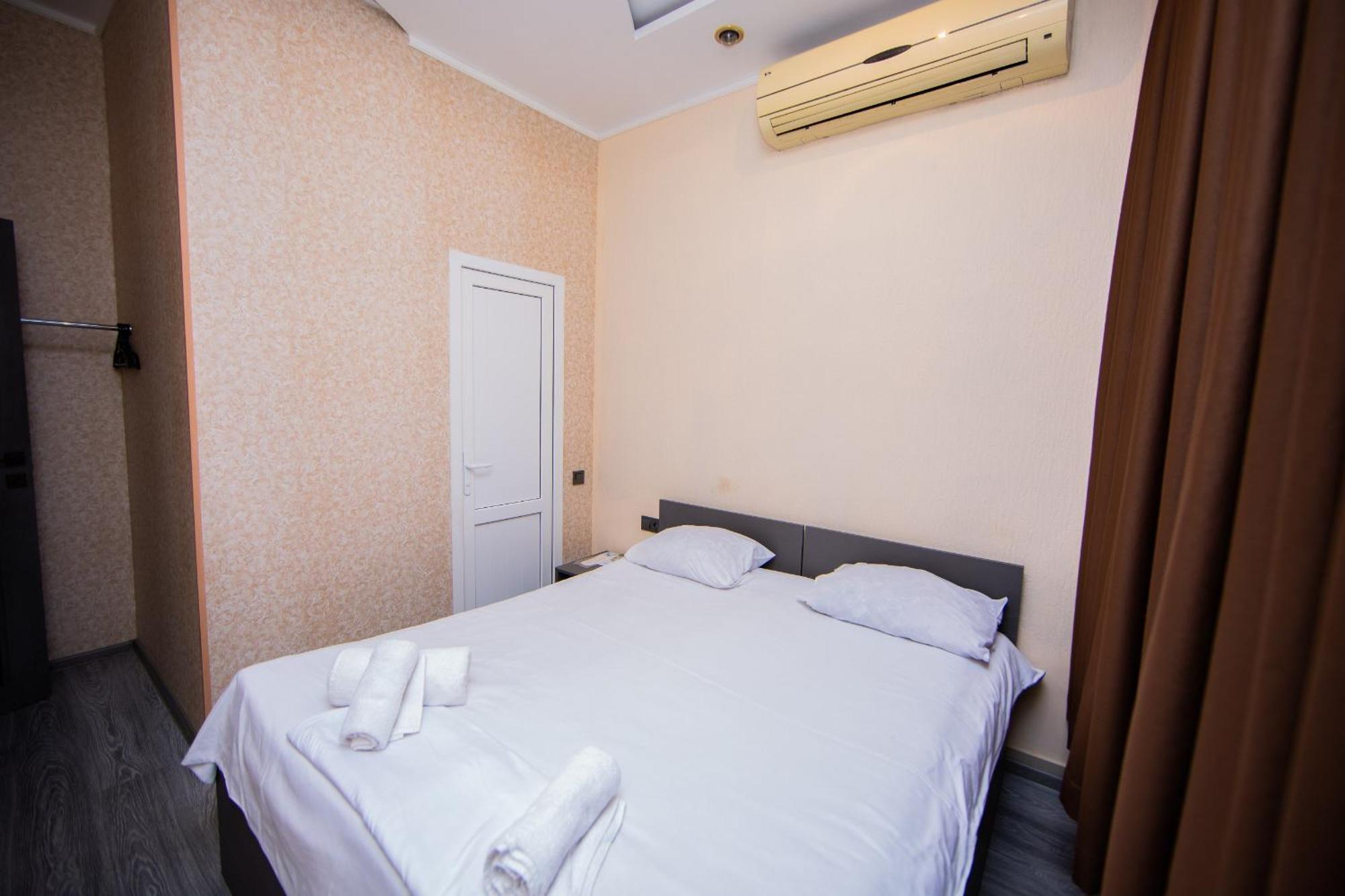 Centre Hotel-Hostel Jerevan Eksteriør billede