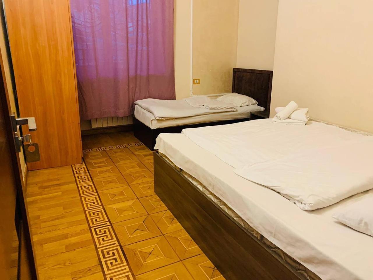 Centre Hotel-Hostel Jerevan Eksteriør billede